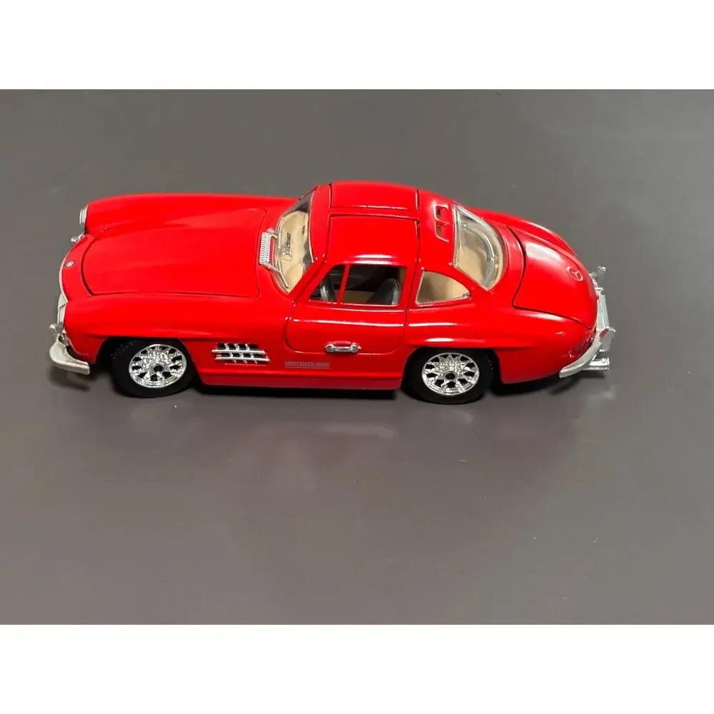 Sunnyside 1954 Mercedes Benz 300SL Gull Wing Coupe Red SS7720 1:24